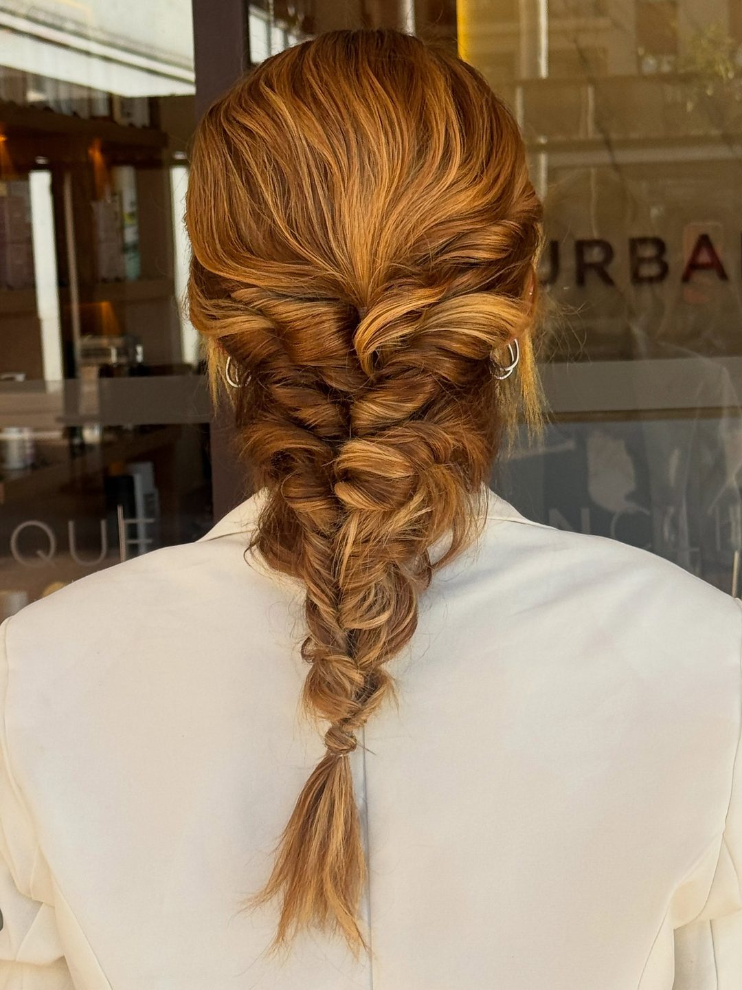 Trança espinha de peixe em cabelo acobreado